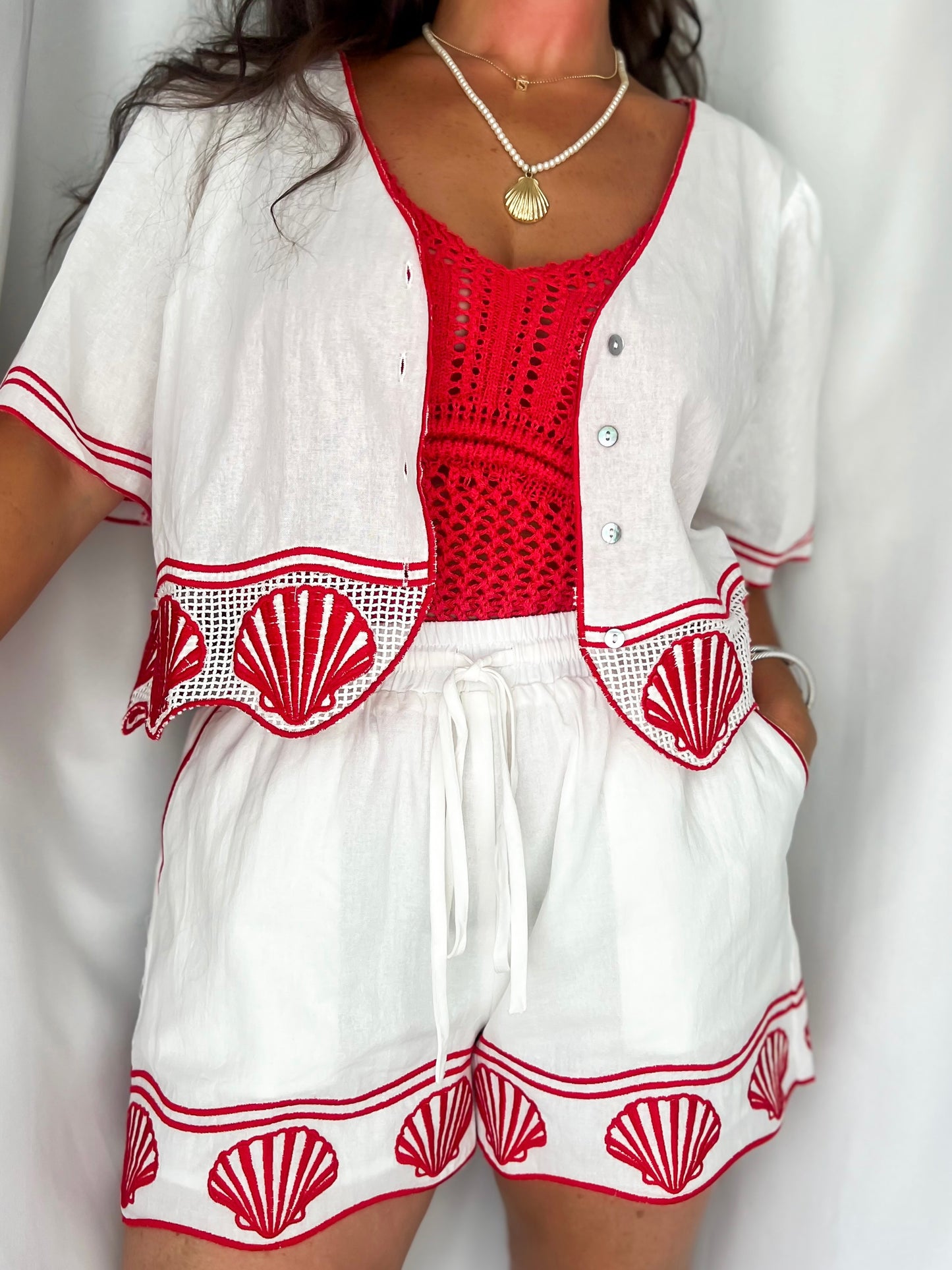 Seashell Scallop Woven Shorts